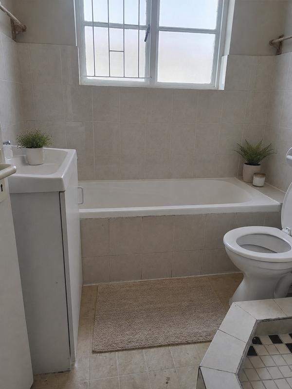 To Let 2 Bedroom Property for Rent in Kenilworth Western Cape